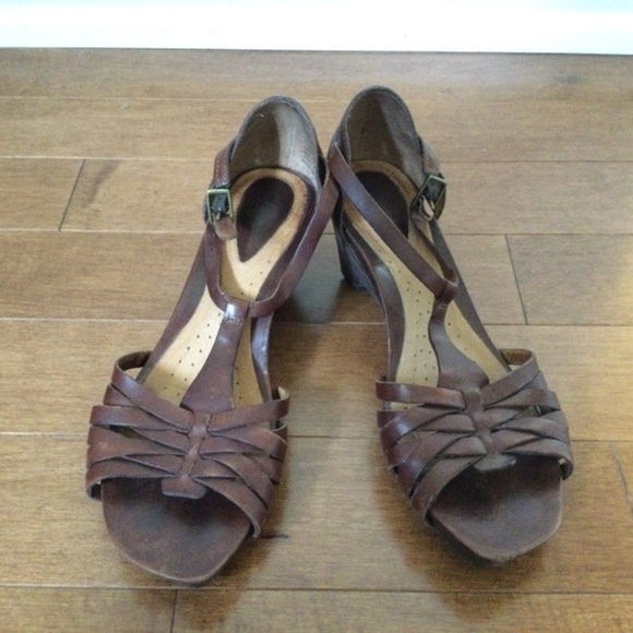 Clarks Artisan brown leather strappy sandal 7.5 M - Picture 2 of 4